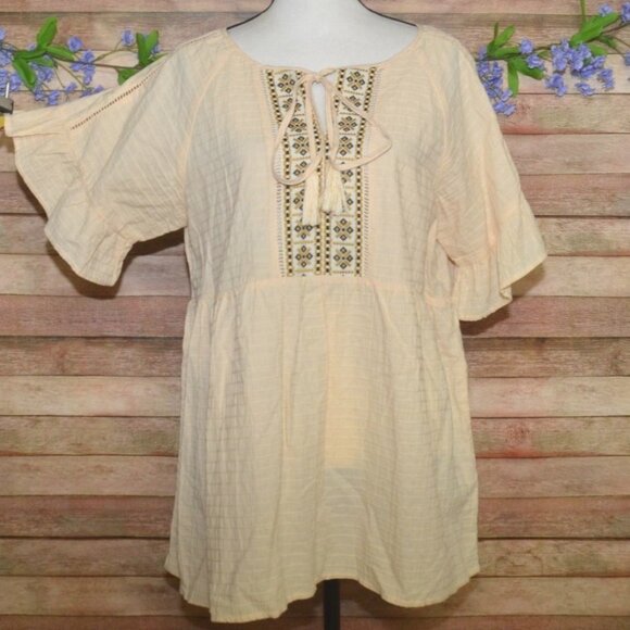 Gigio USA Boutique Cream Boho Peasant Blouse Size M Tassels Ruffle Cutout Sleeve - Picture 4 of 11